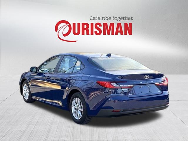 2025 Toyota Camry LE photo 4