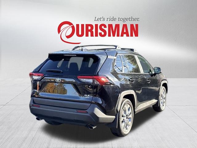 2022 Toyota RAV4 XLE Premium photo 2