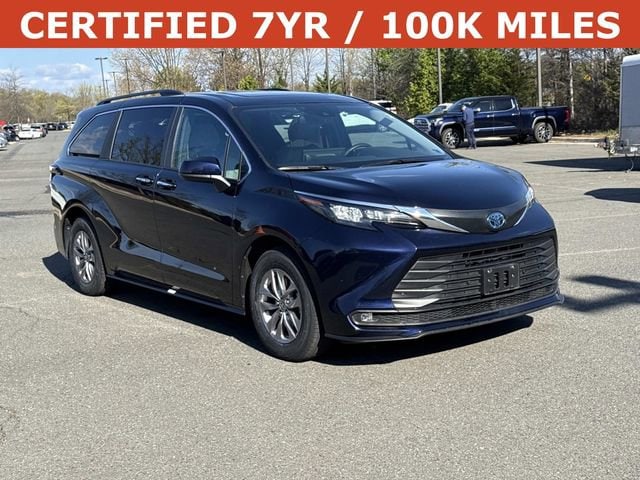 2025 Toyota Sienna Van Passenger Van 