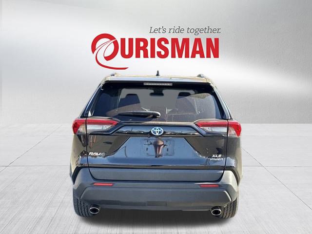 2024 Toyota RAV4 Hybrid XLE photo 2