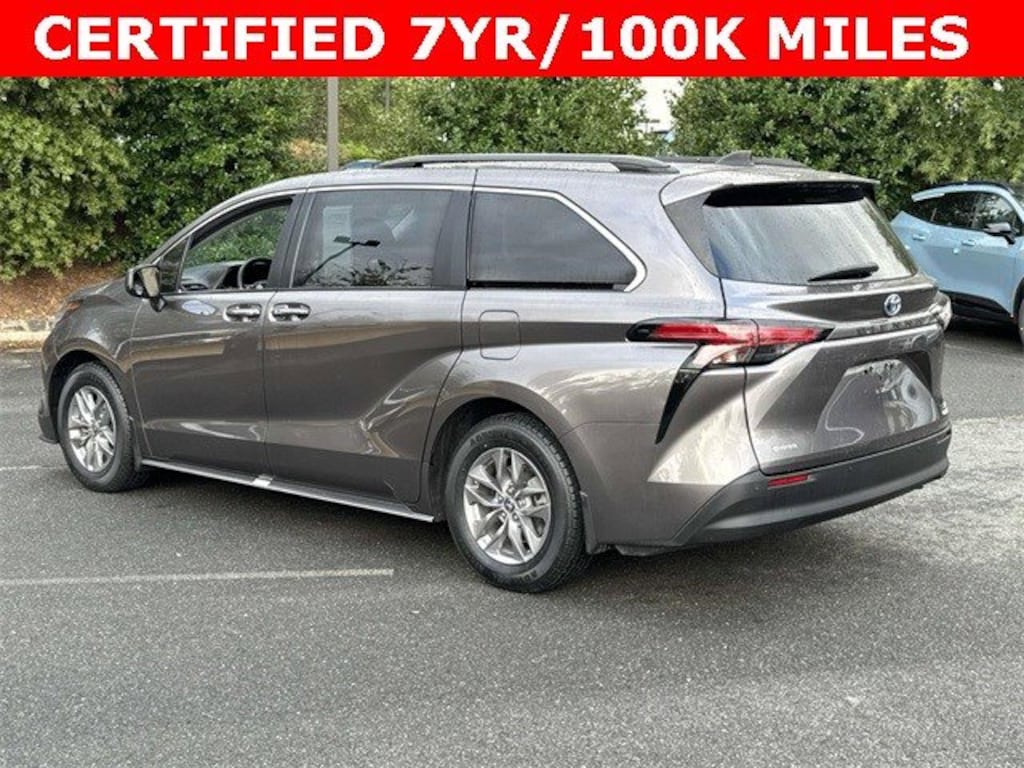 Used 2022 Toyota Sienna XLE 7 Passenger Van Passenger Van