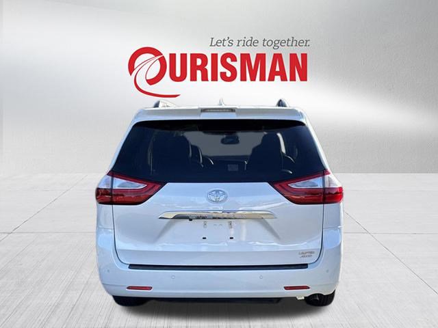 2019 Toyota Sienna Limited Premium photo 3