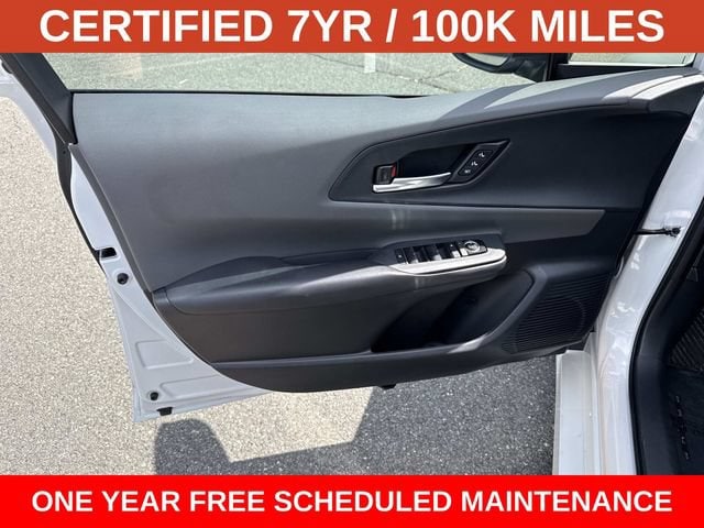 2025 Toyota Prius Limited - Photo 13