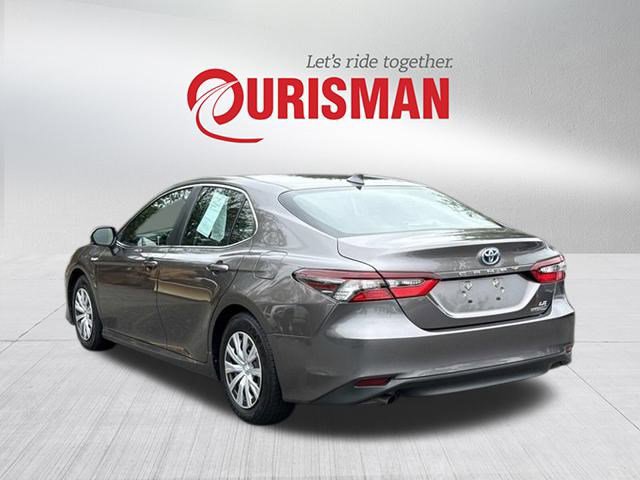 2021 Toyota Camry Hybrid LE photo 3