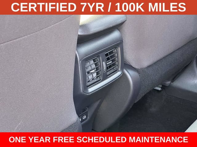 2024 Toyota RAV4 SE - Photo 16