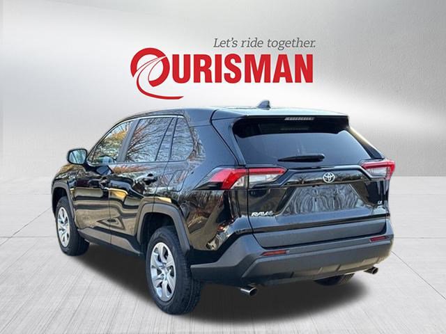 2023 Toyota RAV4 LE photo 2