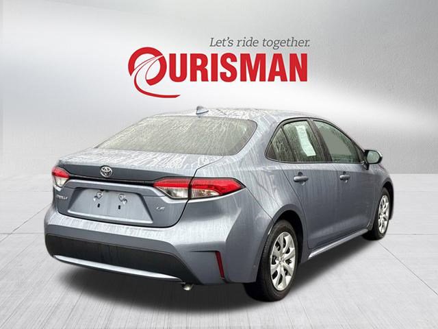 2022 Toyota Corolla LE photo 2