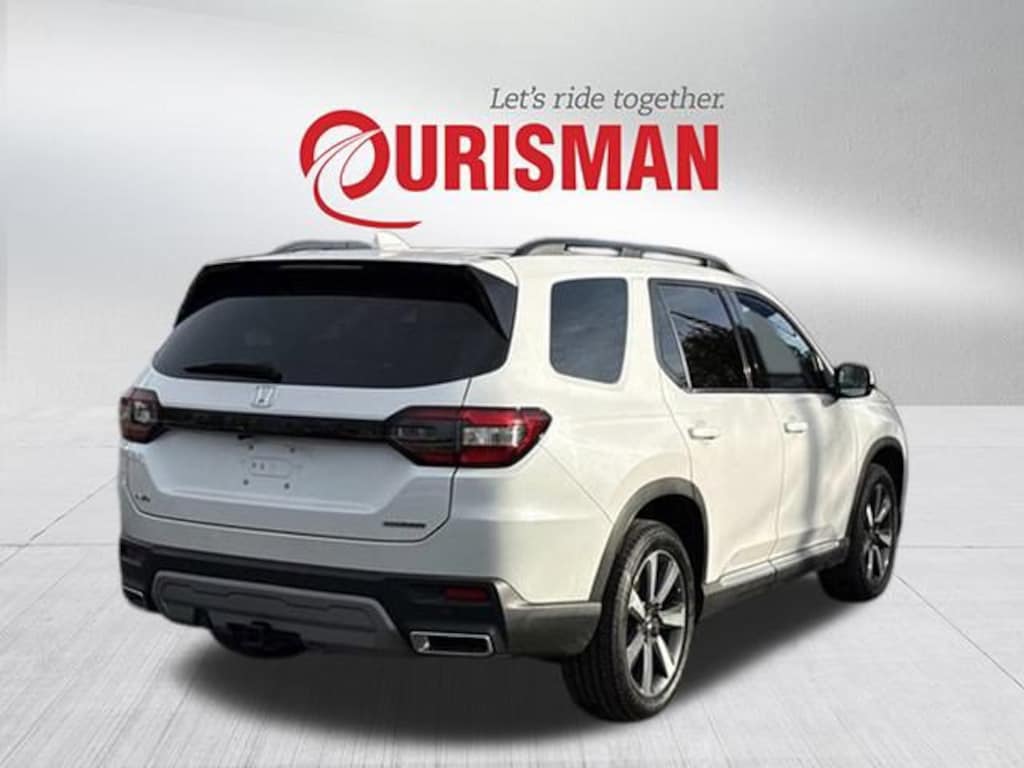 Used 2025 Honda Pilot Touring SUV