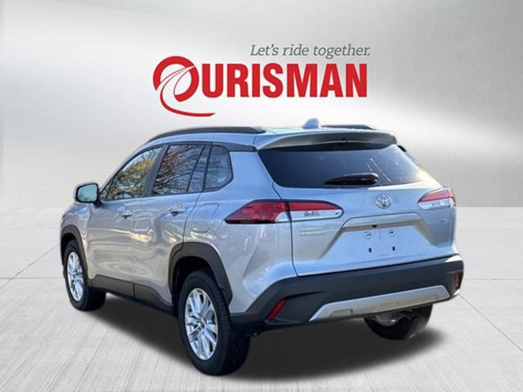 Used 2024 Toyota Corolla Cross LE SUV