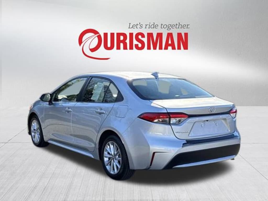 Used 2022 Toyota Corolla LE Sedan