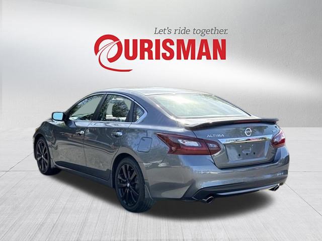 2017 Nissan Altima 2.5 SR photo 3