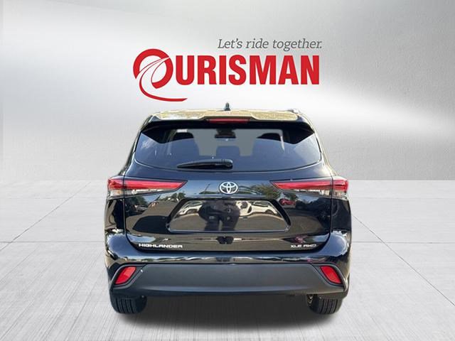 2023 Toyota Highlander XLE photo 3