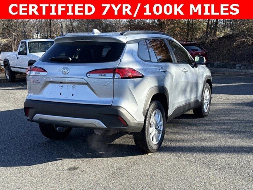 Used 2024 Toyota Corolla Cross LE SUV