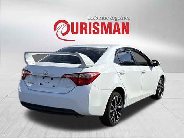2017 Toyota Corolla LE photo 2