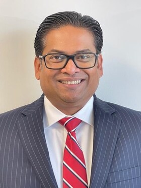 Staff member Mo Ameen from ID_8392e2002b66