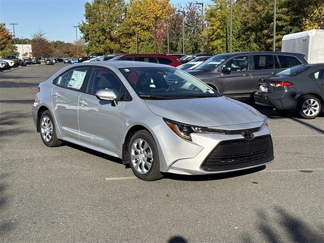 2026 Toyota Corolla LE's photo