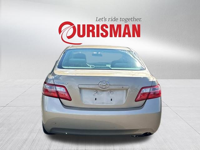 2009 Toyota Camry LE photo 3