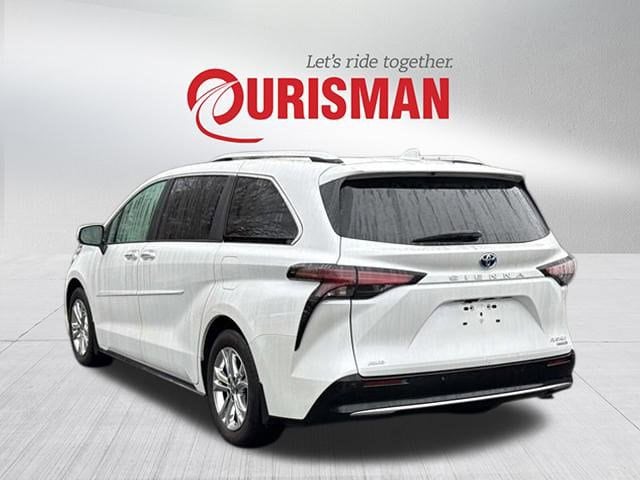 2023 Toyota Sienna Platinum photo 4