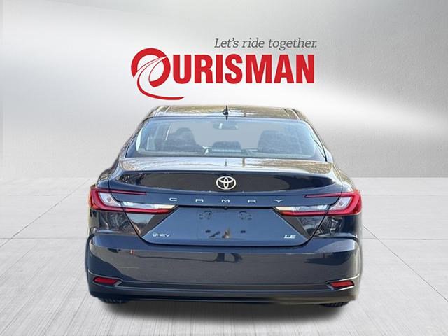 2025 Toyota Camry LE photo 3