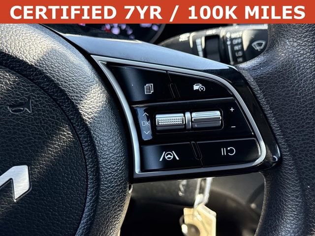 2023 Kia Forte LXS - Photo 23