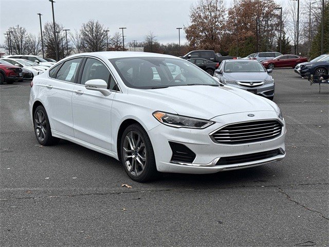 2019 Ford Fusion SEL's photo