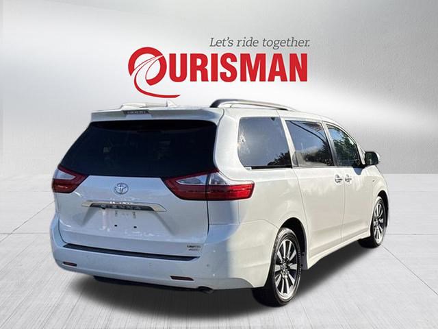2019 Toyota Sienna Limited Premium photo 2