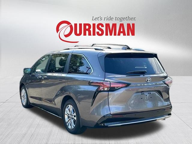 2022 Toyota Sienna Platinum photo 4