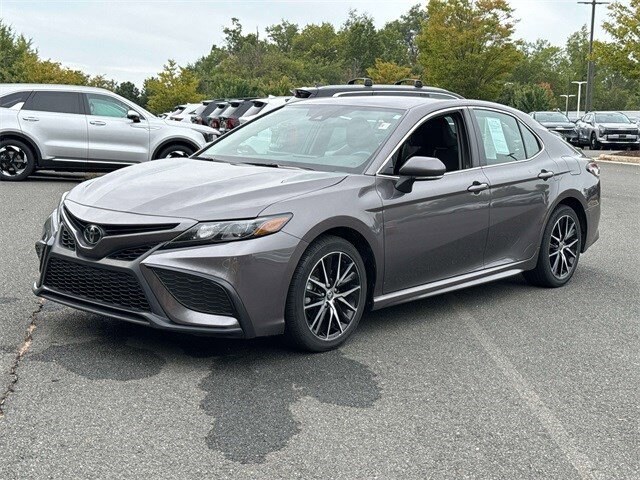 2023 Toyota Camry SE photo 3