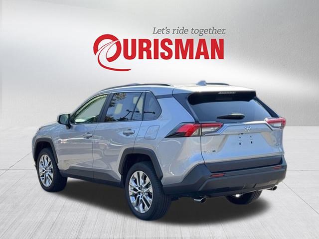 2025 Toyota RAV4 XLE Premium photo 4