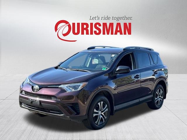 2018 Toyota RAV4 LE photo 4