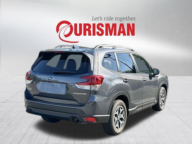 2024 Subaru Forester Premium photo 2
