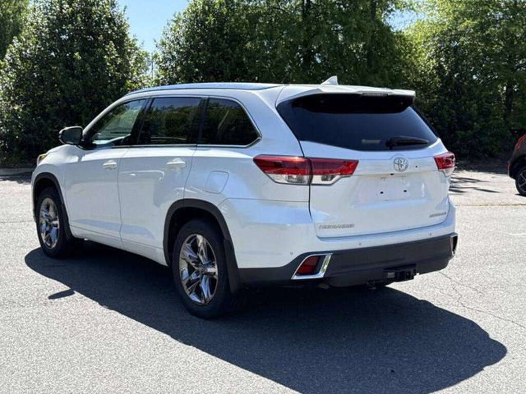 Used 2018 Toyota Highlander Limited V6 SUV