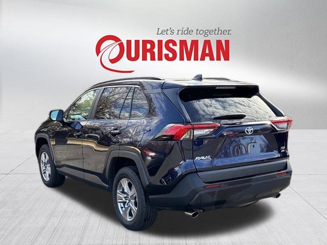 2022 Toyota RAV4 XLE photo 3