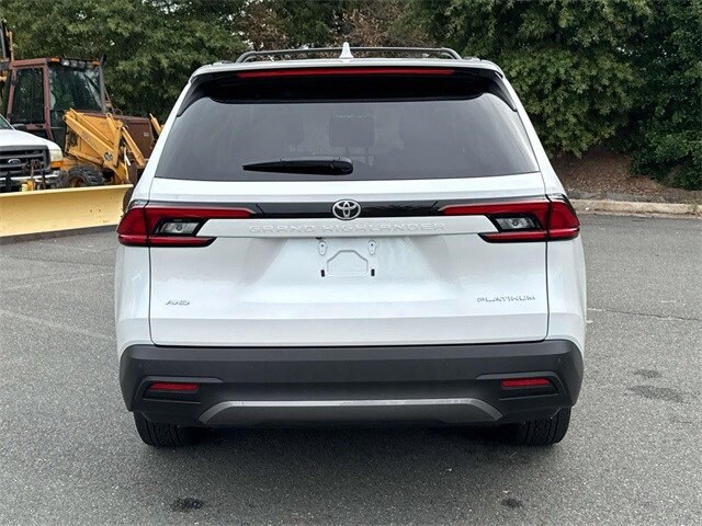 2025 Toyota Grand Highlander Platinum photo 3