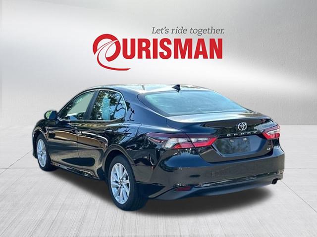 2022 Toyota Camry LE photo 4
