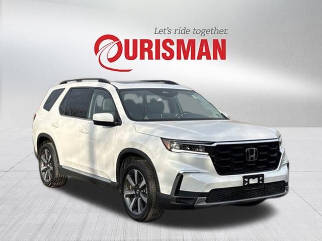 2025 Honda Pilot Touring's photo