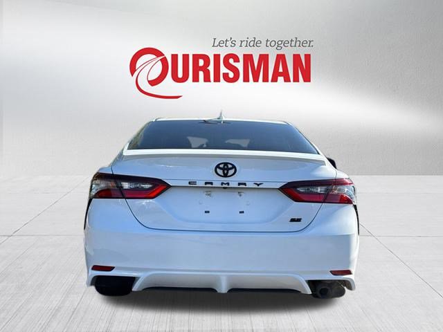 2024 Toyota Camry SE photo 3