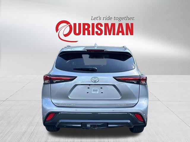 2024 Toyota Highlander Limited photo 3