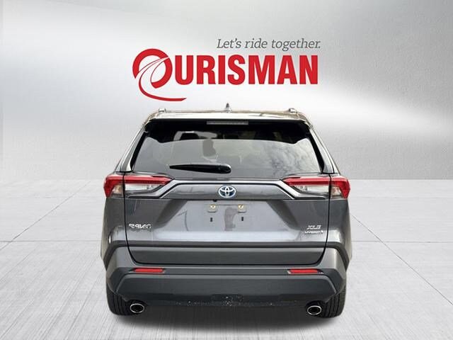 2023 Toyota RAV4 Hybrid XLE Premium photo 3