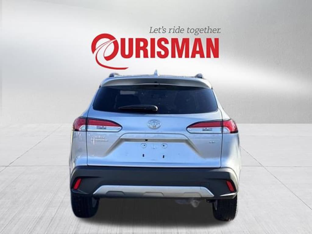 Used 2024 Toyota Corolla Cross LE SUV