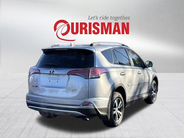 2017 Toyota RAV4 XLE Sport photo 2