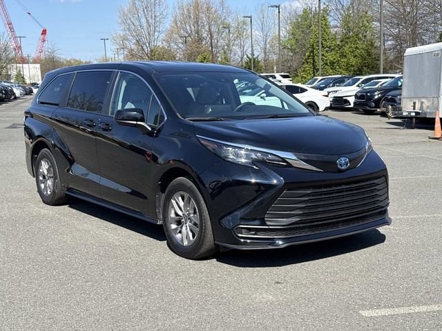 2024 Toyota Sienna Van Passenger Van 