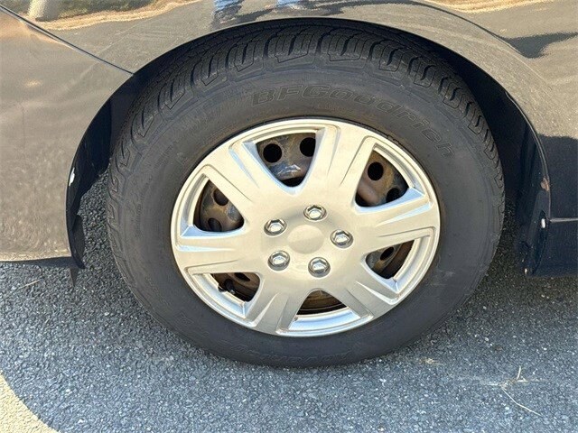 2009 Toyota Corolla LE photo 3