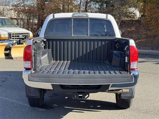 2016 Toyota Tacoma SR5 V6 photo 4