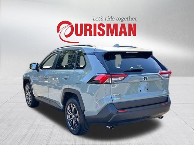 2022 Toyota RAV4 Hybrid XLE Premium photo 3