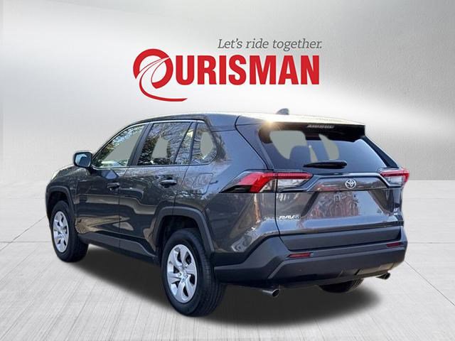 2024 Toyota RAV4 LE photo 4