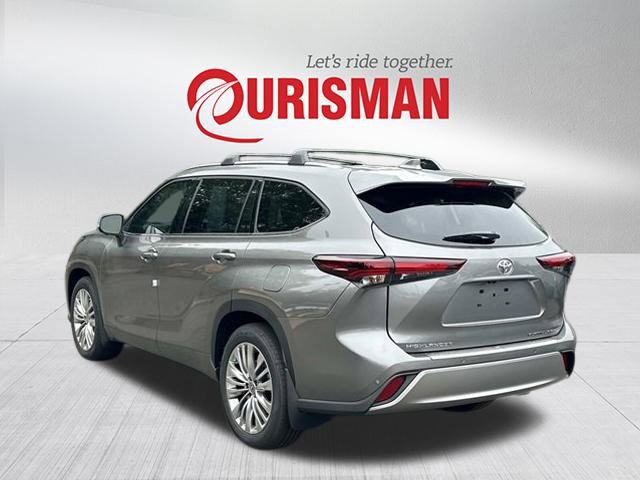2025 Toyota Highlander Platinum photo 4