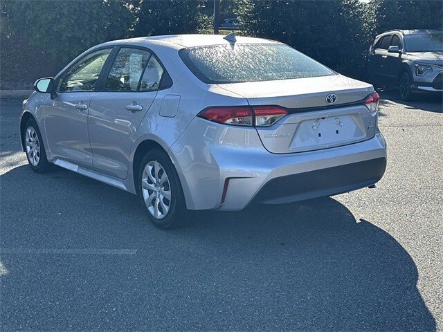 2025 Toyota Corolla Hybrid LE photo 4