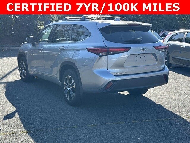 2022 Toyota Highlander XLE photo 2