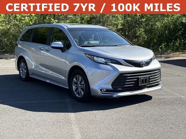 2023 Toyota Sienna Van Passenger Van 